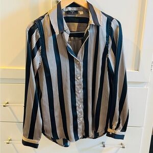 ❤️ Lot of 3 Women’s Blouses all size Small Great Condition!